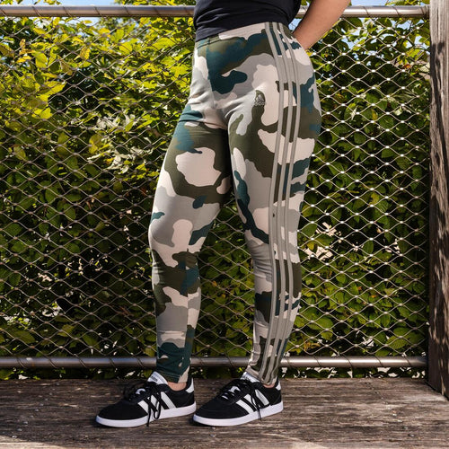 





Legging imprimé 3 bandes Adidas femme - noir et camouflage