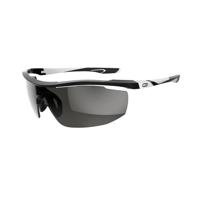 





Lunettes de running adulte RUNPERF Noir/Blanc catégorie 3, photo 1 of 6